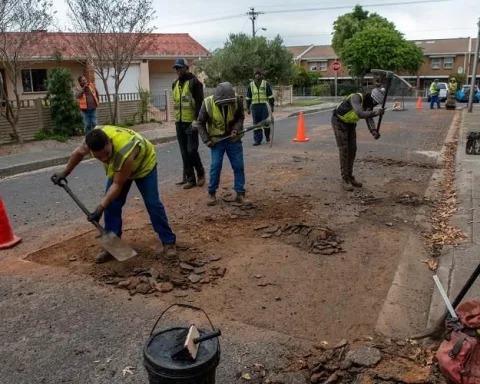 pothole crisis cape town